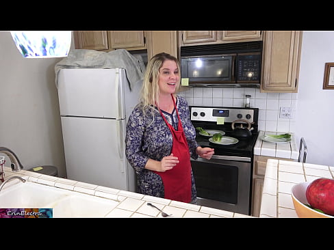 ❤️ A madrasta o ordenha na cozinha antes de sua data ❤️ Sexo de qualidade em nós pt-br.filmepornonline.ru ️❤