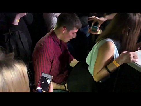 ❤️ Sexo real em uma boate russa. Menina russa de 18 anos no ânus e vagina fodida em uma casa noturna ❤️ Sexo de qualidade em nós pt-br.filmepornonline.ru ️❤